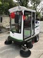 48V 2500w Multi-functional cabin type mini road clean electric floor sweeper 5