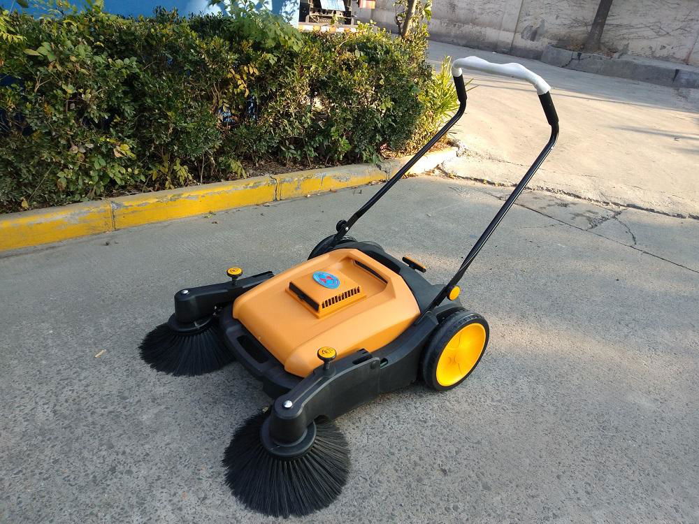 40L pollution-free road sweeping machine hand push sweeper 3