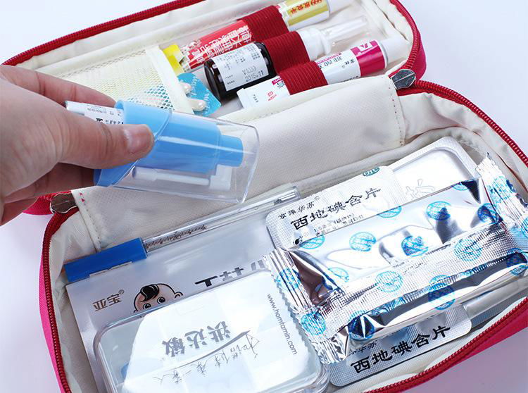 Travel necessities First aid kit Portable medicine kit Medical kit 5