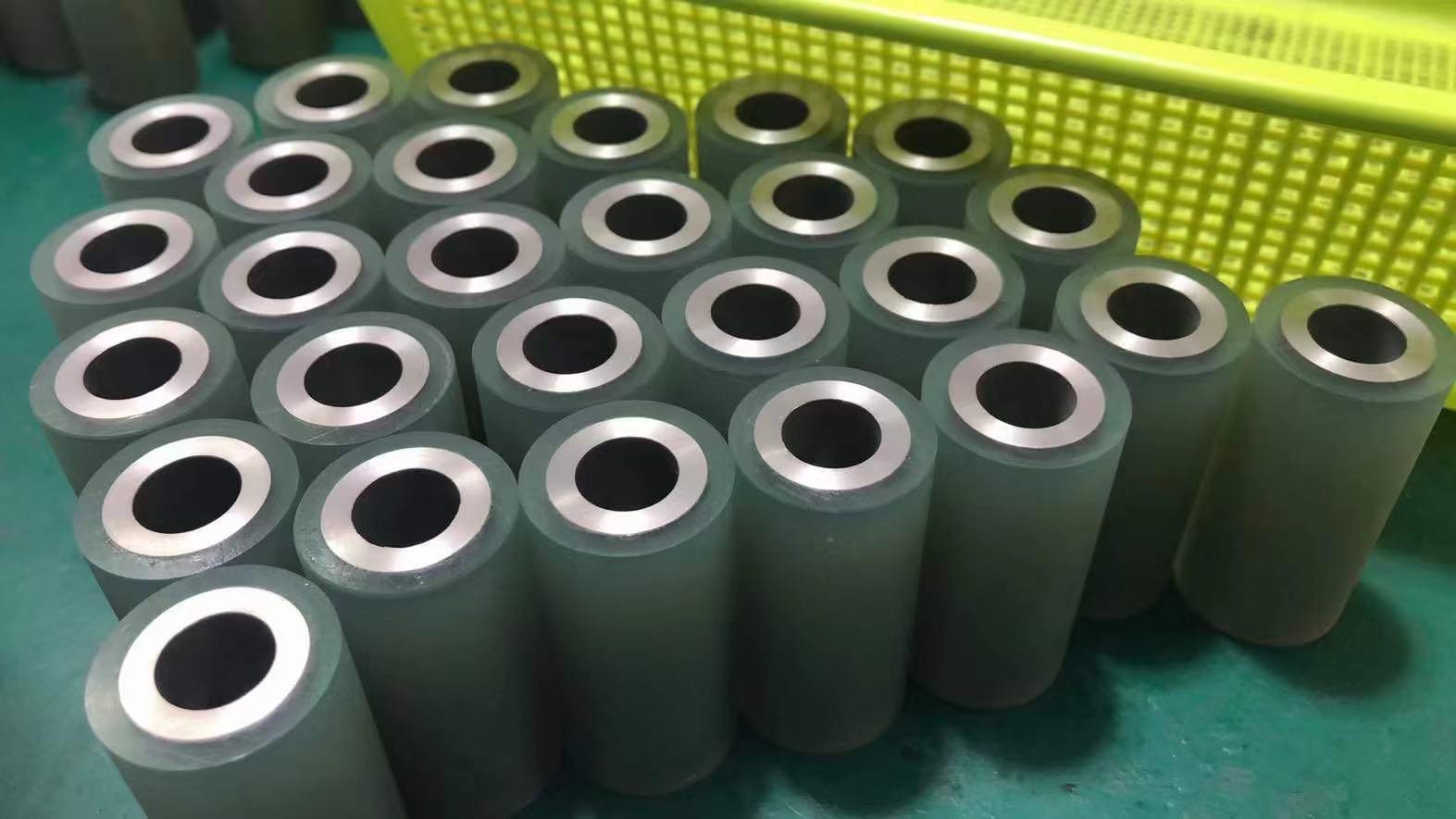 深圳觀瀾龍華平湖龍崗橫崗布吉優力膠耐磨防靜電包膠滾筒 3