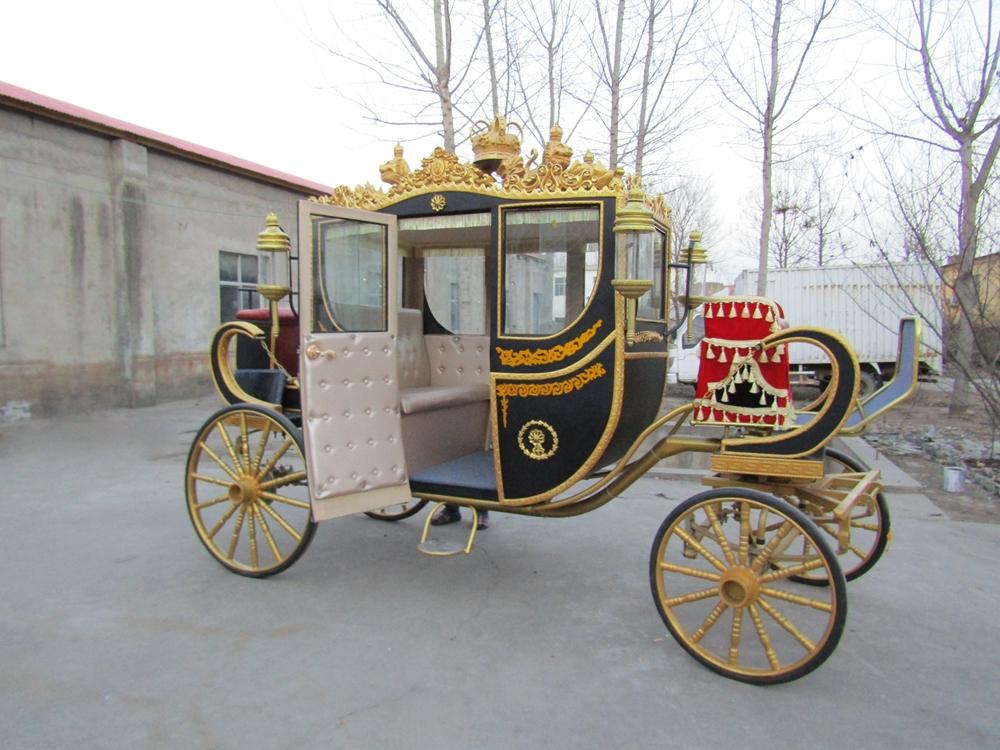 White Wedding Electric Sightseeing Horse Carriage