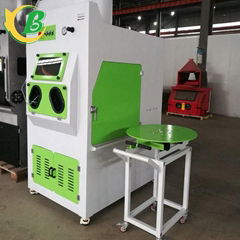 Side door Dry Box type sandblasting machine with cart turntable