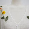 White v-neck long sleeve knitted short