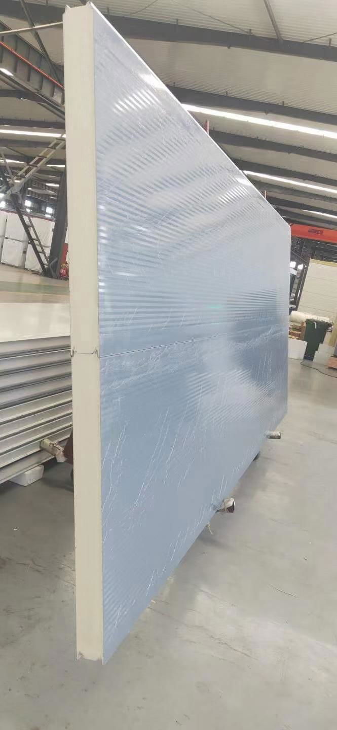 Metal polyurethane sandwich panel 3