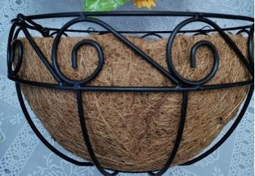 Metal Hanging Planter Basket with Coco liner 2