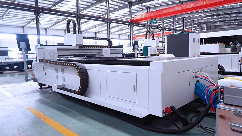 Easy operation CNC fiber laser cutting machine for sheet metal and tube metal 3