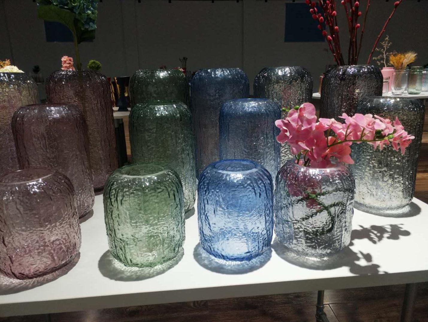 GLASS VASE FOR DECORATION 2