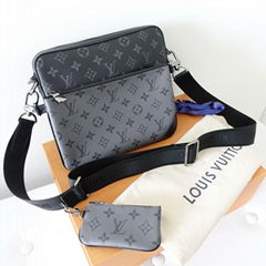               TRIO MESSENGER BAG MONOGRAM REVERSE ECLIPSE M69443 Men handbags LV