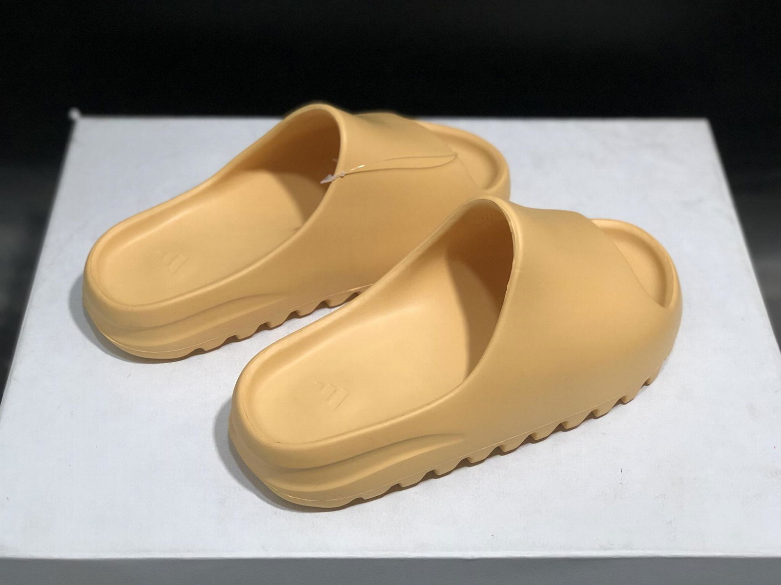        Yeezy Slide Bone KANYE WEST slide cheap yeezy slipper 5