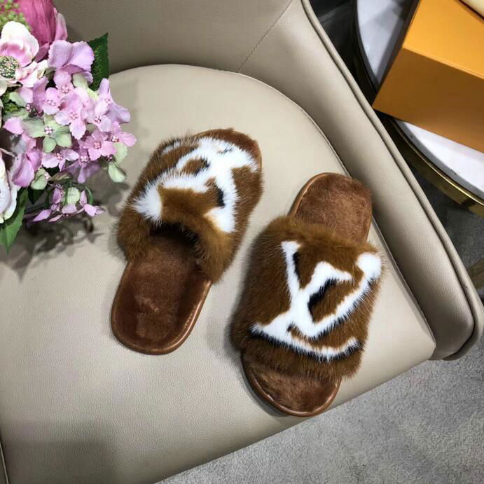 LOUIS VUITTON LV WOMEN HOMEY FLAT MULE IN MINK FUR-MINK SLIPPER Women slide shoe