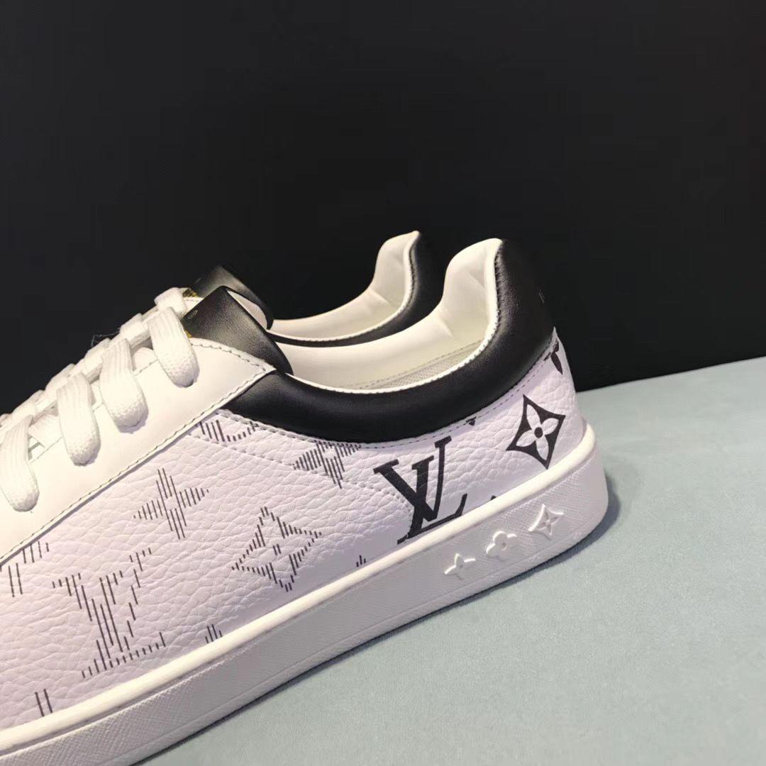 Louis Vuitton Luxembourg Sneaker 1A5E27 white grained calf leather laser-printed