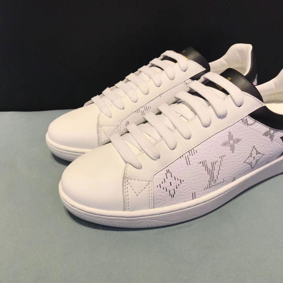 Louis Vuitton Luxembourg Sneaker 1A5E27 white grained calf leather laser-printed