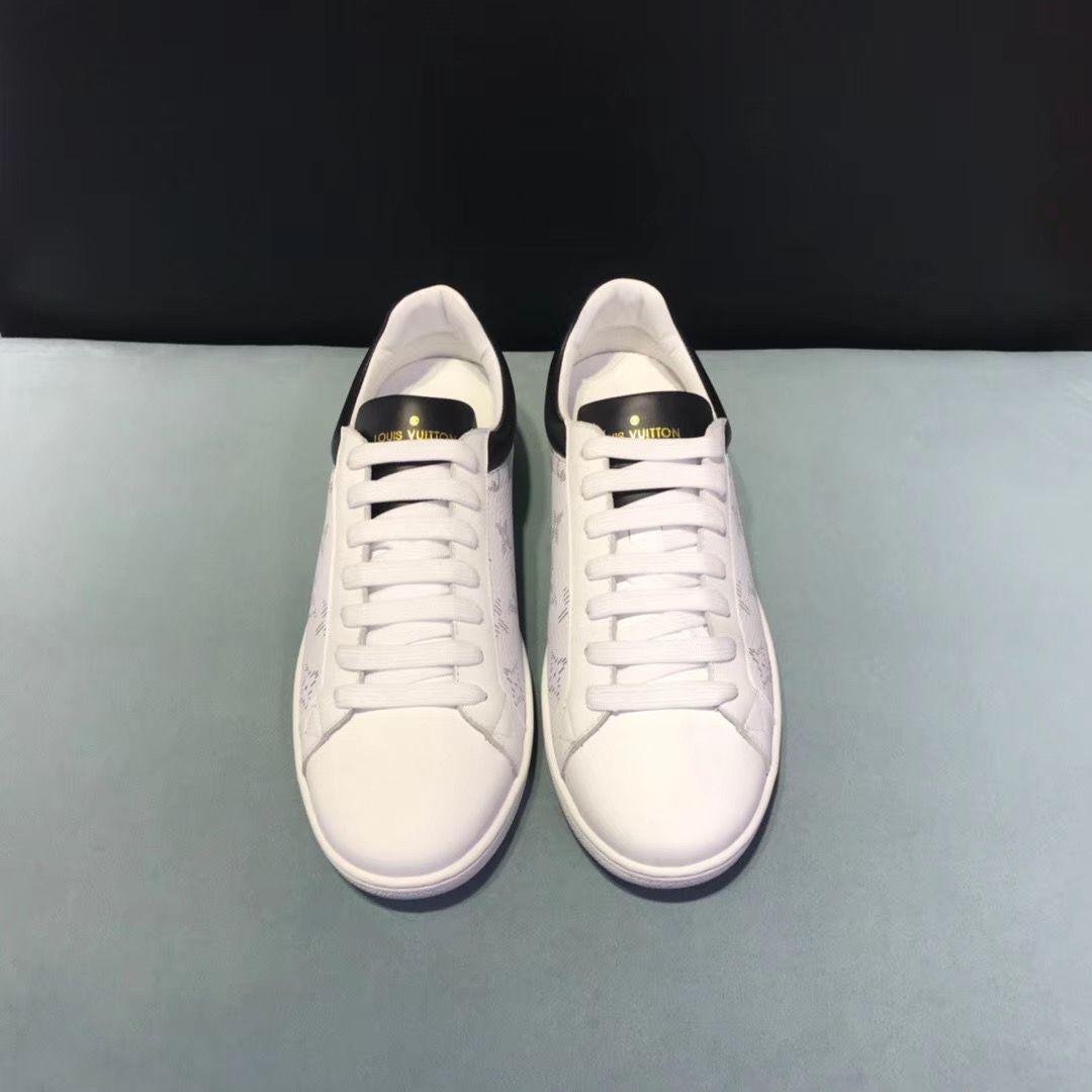 Louis Vuitton Luxembourg Sneaker 1A5E27 white grained calf leather laser-printed