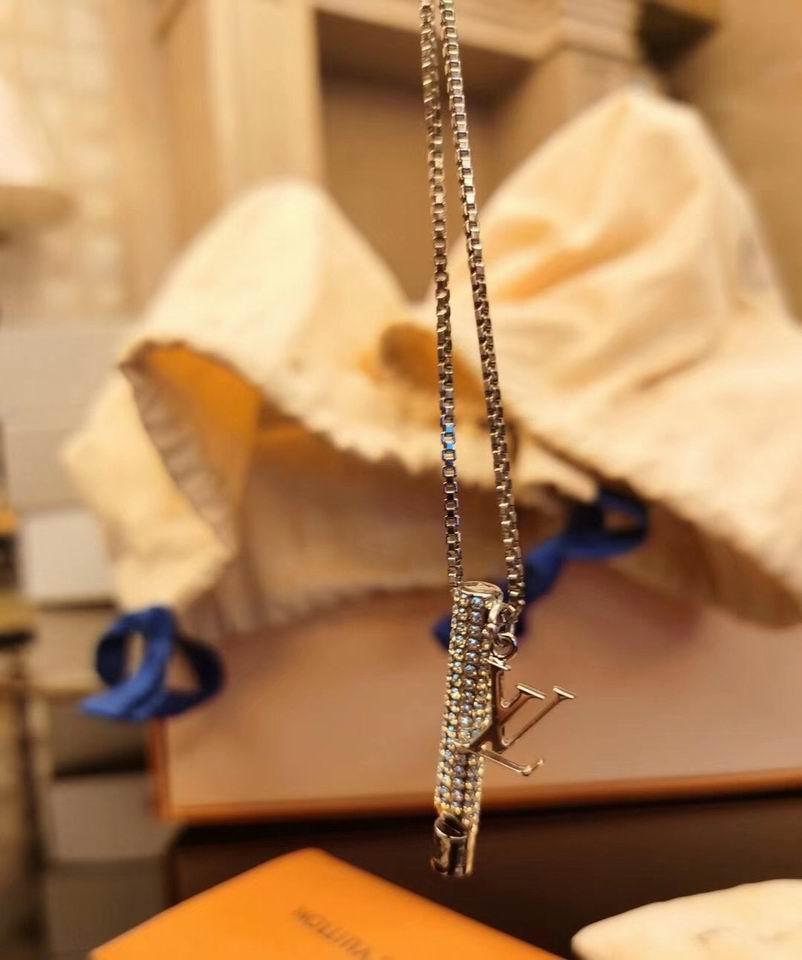  LV Whistle Necklace Men 