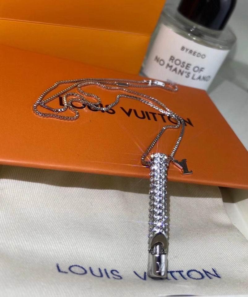  LV Whistle Necklace Men 