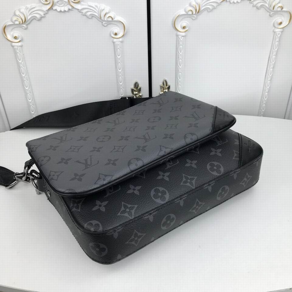 3 Louis Vuitton Men's Pochette 