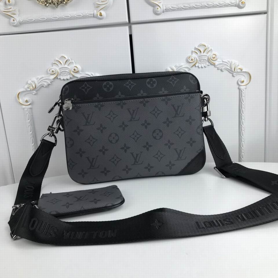 3 Louis Vuitton Men's Pochette 