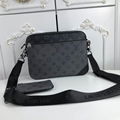 3 Louis Vuitton Men s Pochette 