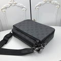 3 Louis Vuitton Men's Pochette 