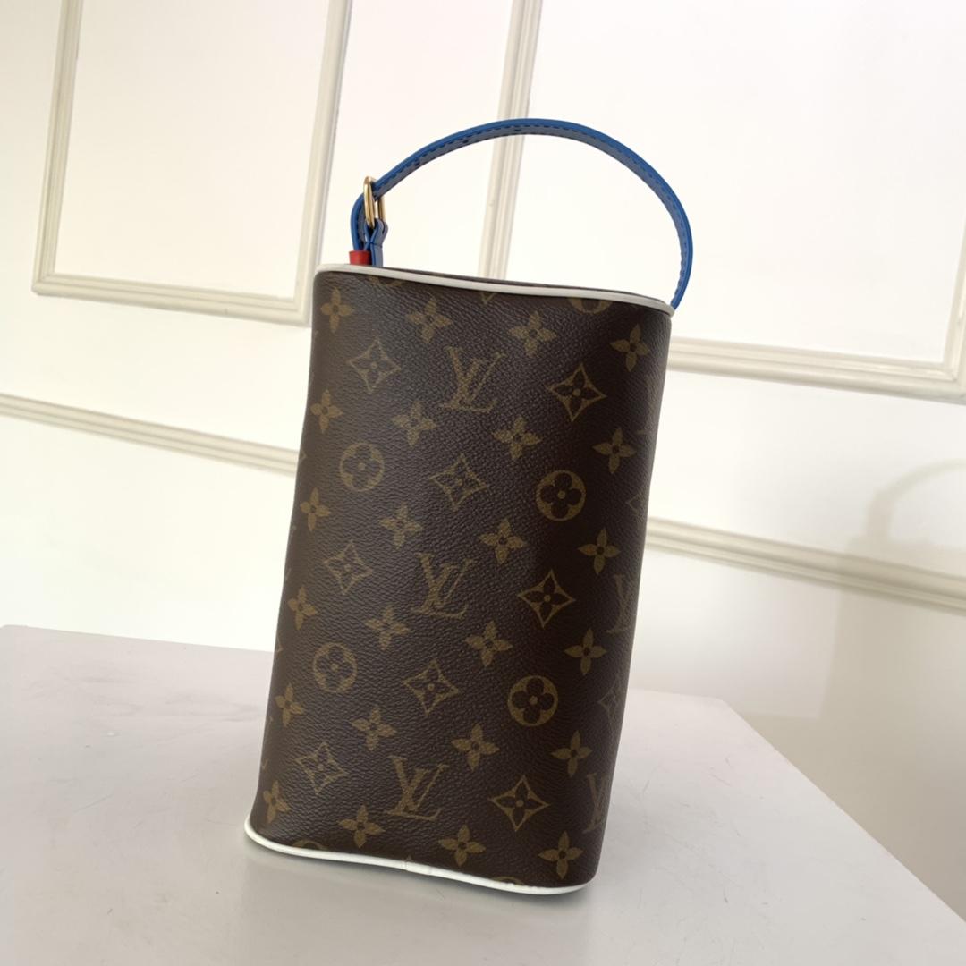 Louis Vuitton LVXNBA CLOAKROOM DOPP KIT