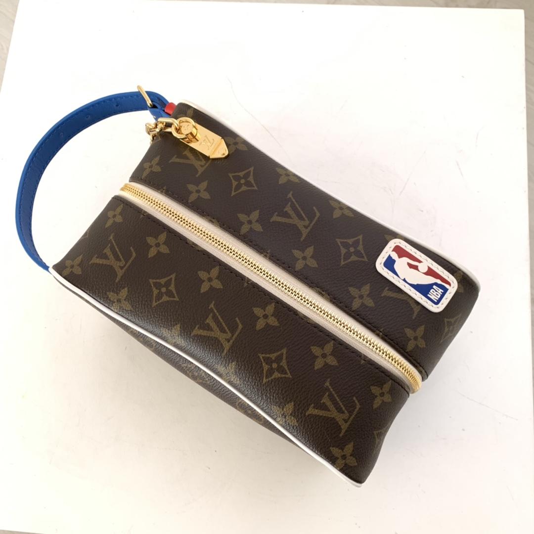 Louis Vuitton LVXNBA CLOAKROOM DOPP KIT