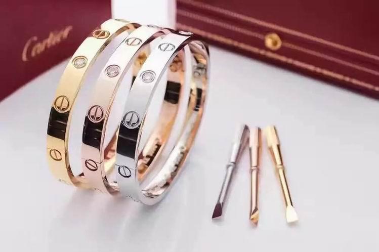 Cartier Diamond Love bracelet