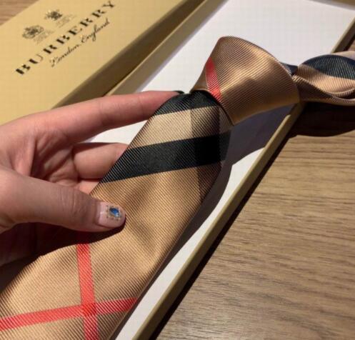 Burberry Vintage Check Silk Tie