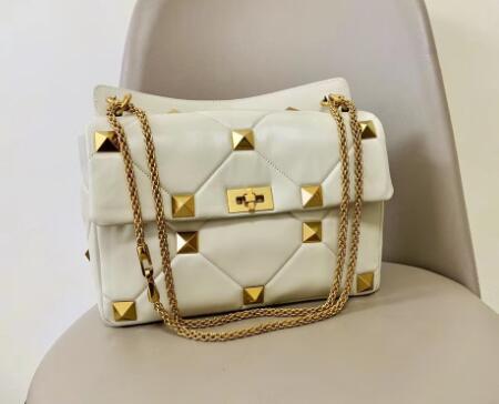 VALENTINO LARGE ROMAN STUD THE SHOULDER BAG