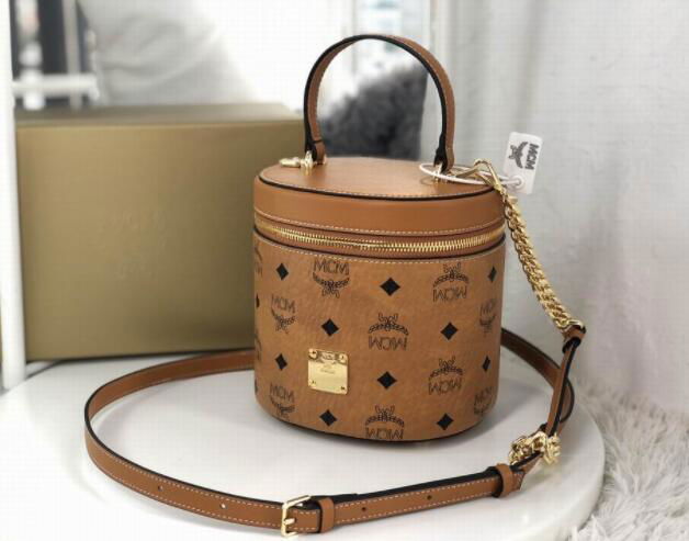 MCM logo print bucket box bag Women make up shoulder bag  4