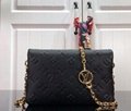               Pochette Coussin Chain bag     onogram leather bags 10