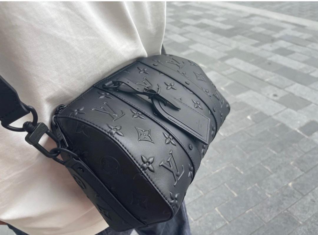 Louis Vuitton City Keepall bag black