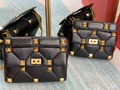 VALENTINO LARGE ROMAN STUD THE SHOULDER BAG IN NAPPA WITH CHAIN