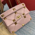 VALENTINO LARGE ROMAN STUD THE SHOULDER BAG IN NAPPA WITH CHAIN