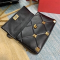           LARGE ROMAN STUD THE SHOULDER BAG IN NAPPA WITH CHAIN 8