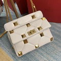 VALENTINO LARGE ROMAN STUD THE SHOULDER BAG IN NAPPA WITH CHAIN