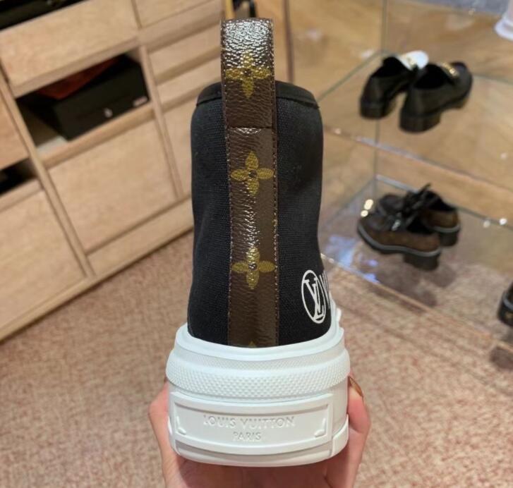 Louis Vuitton LV SQUAD SNEAKER BOOT