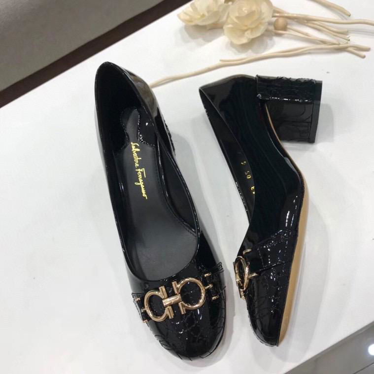 Ferragamo Garda Double Gancio Pump