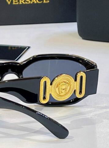         medusa Biggie sunglasses black with gold frame eyewear 4
