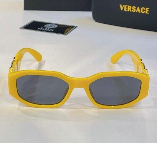         medusa Biggie sunglasses black with gold frame eyewear 5