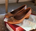           Gancini Court Shoes with Metal Accent           pump brown 