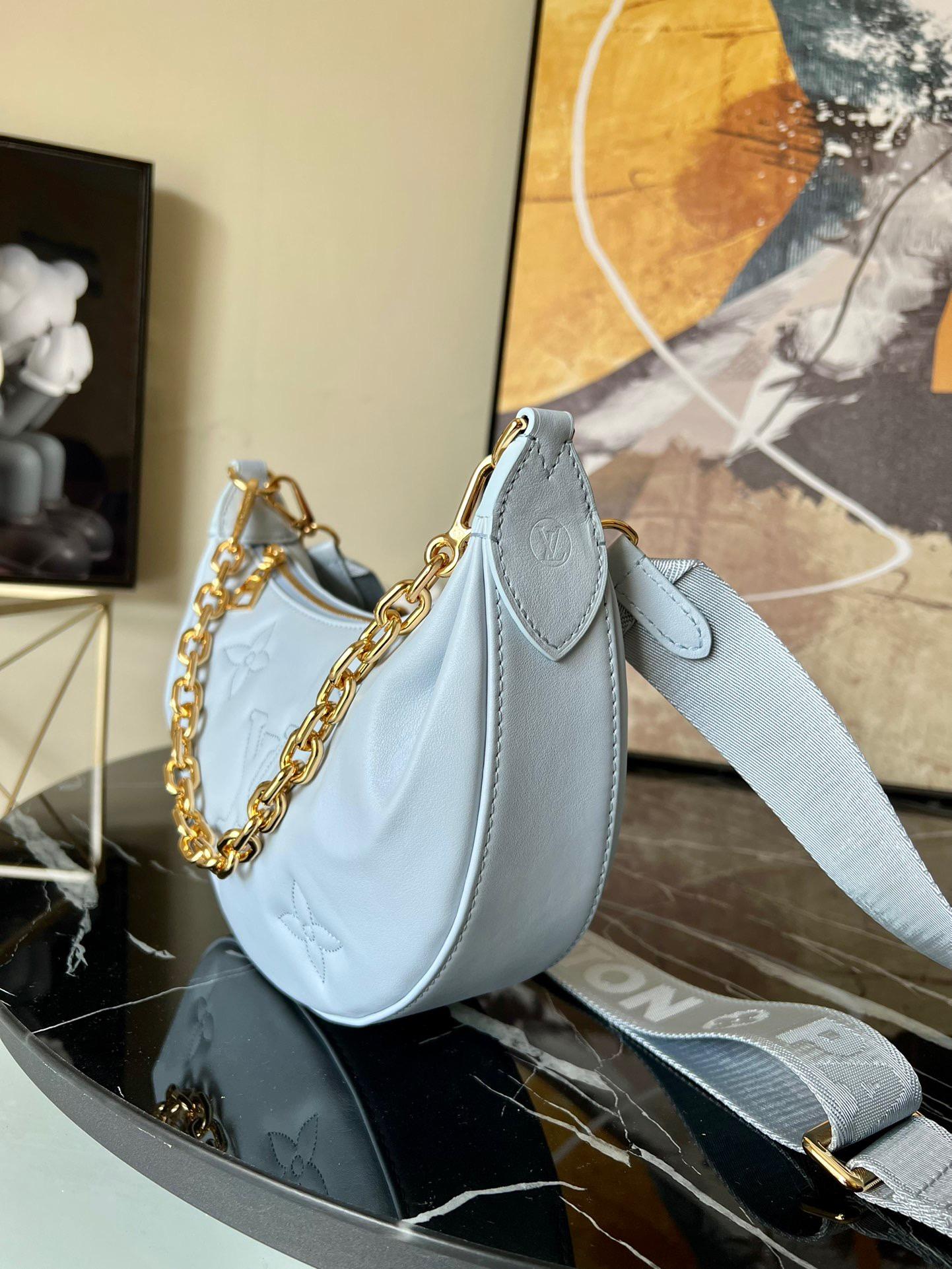               Over The Moon Bag Black     hain shoulder bag 15