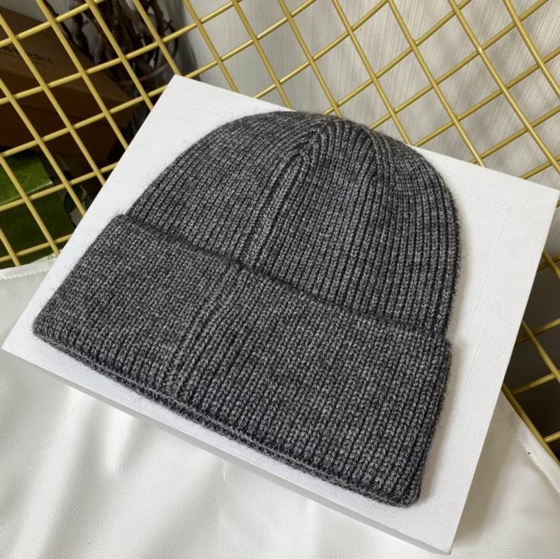        EMBROIDERED BEANIE IN BRUSHED SHETLAND WOOL KINT HAT  3