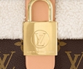              LOCKY BB handbag with cream shearling     ur fleece tote bag  2