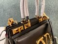          Rockstud Alcove bag in grained leather Ladies VLogo with stud bag 9