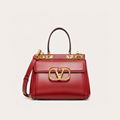           Rockstud Alcove bag in grained leather Ladies VLogo with stud bag 10