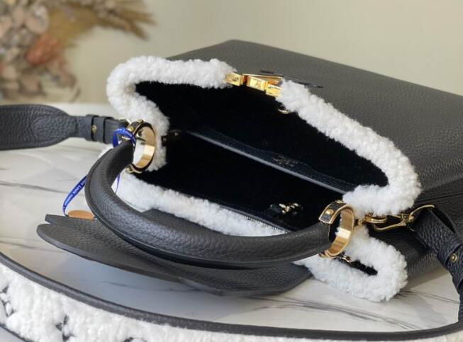               Capucines Bag with Fur     lack winter handbag 3