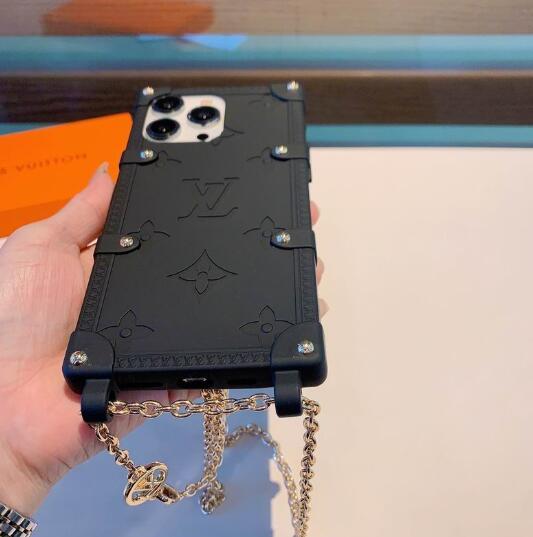 Louis Vuitton Re-Trunk iPhone 14 Pro 