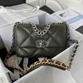 Chanel 19 Flap Bag Lambskin Gold/Ruthenium-tone Maxi Black CC logo chain bag