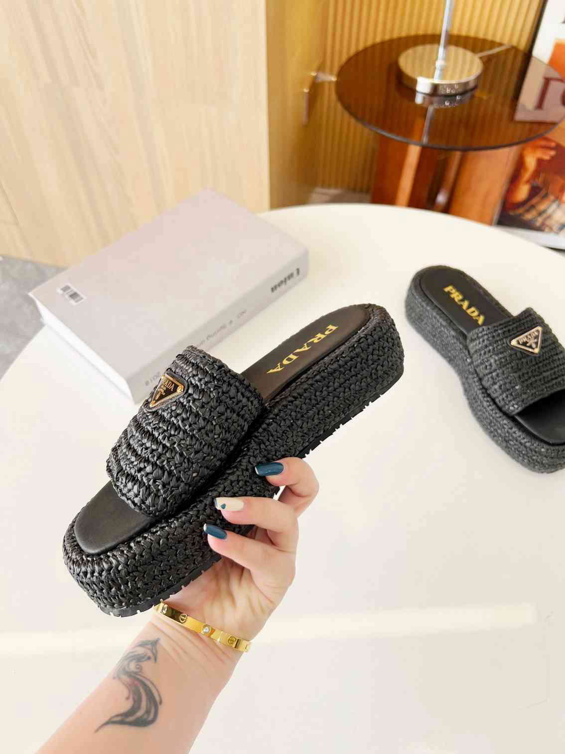       Women's Black Crocheted Raffia-effect Flatform Slides Grass Woven Matsuke  4