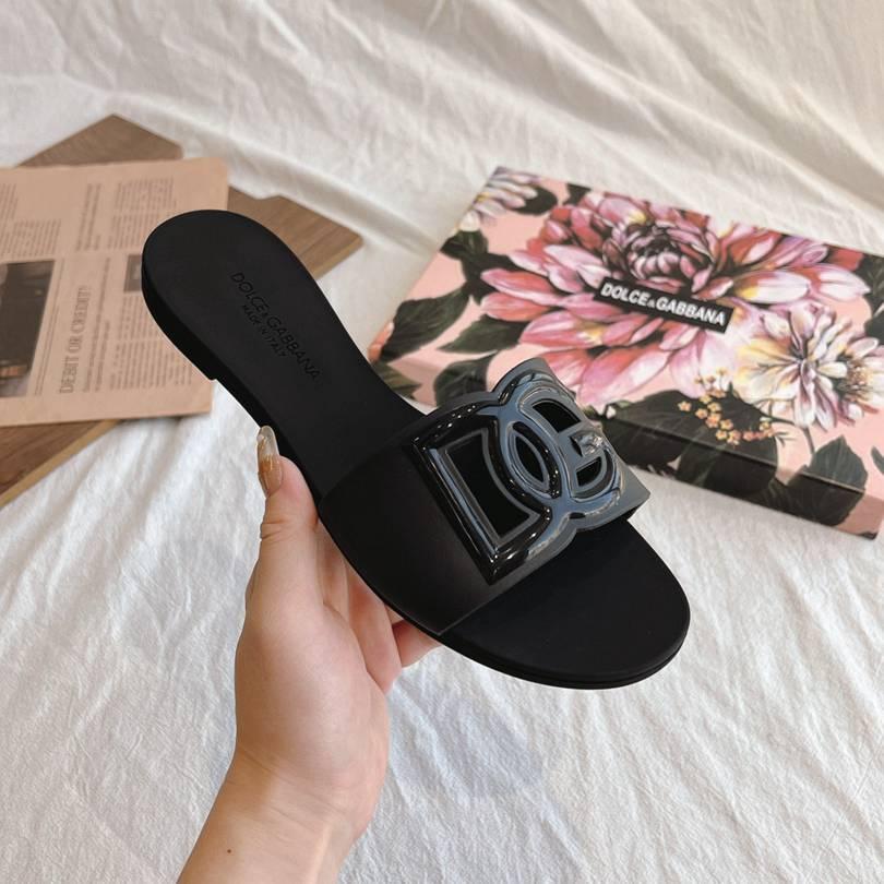 DG Bianca Interlock Slide Sandal     CALFSKIN SLIDES WITH DG MILLENNIALS LOGO 6